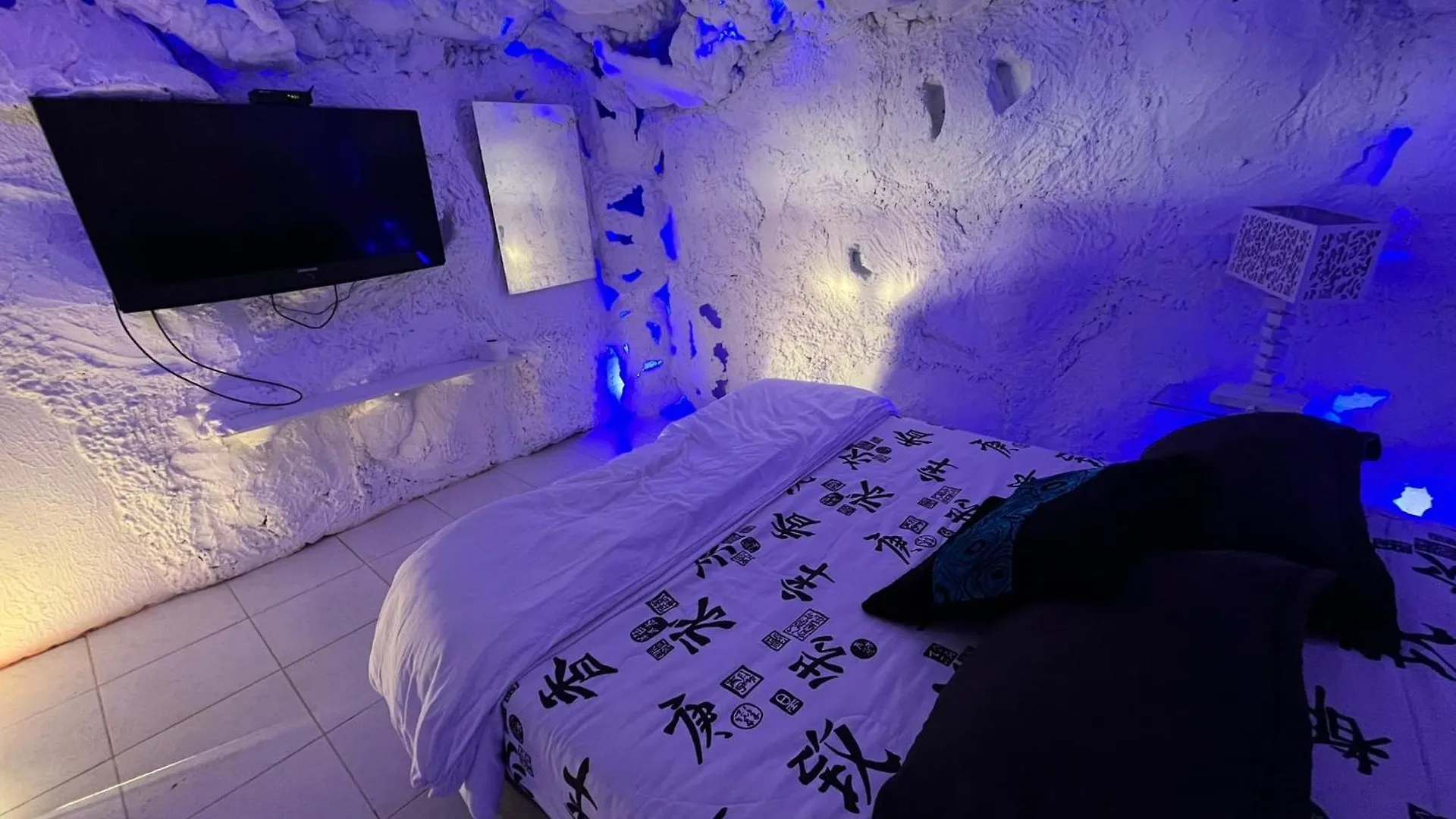 Glamping Spa & Coffee Tour Medellin Luxury tent