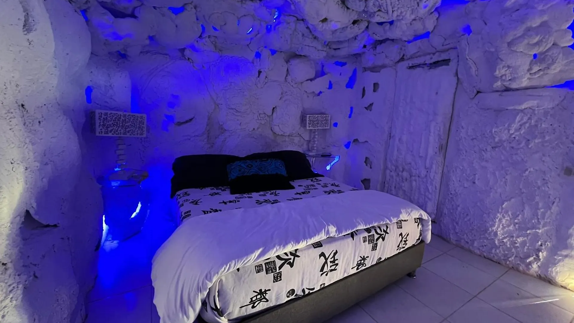 Glamping Spa & Coffee Tour Medellin Luxury tent